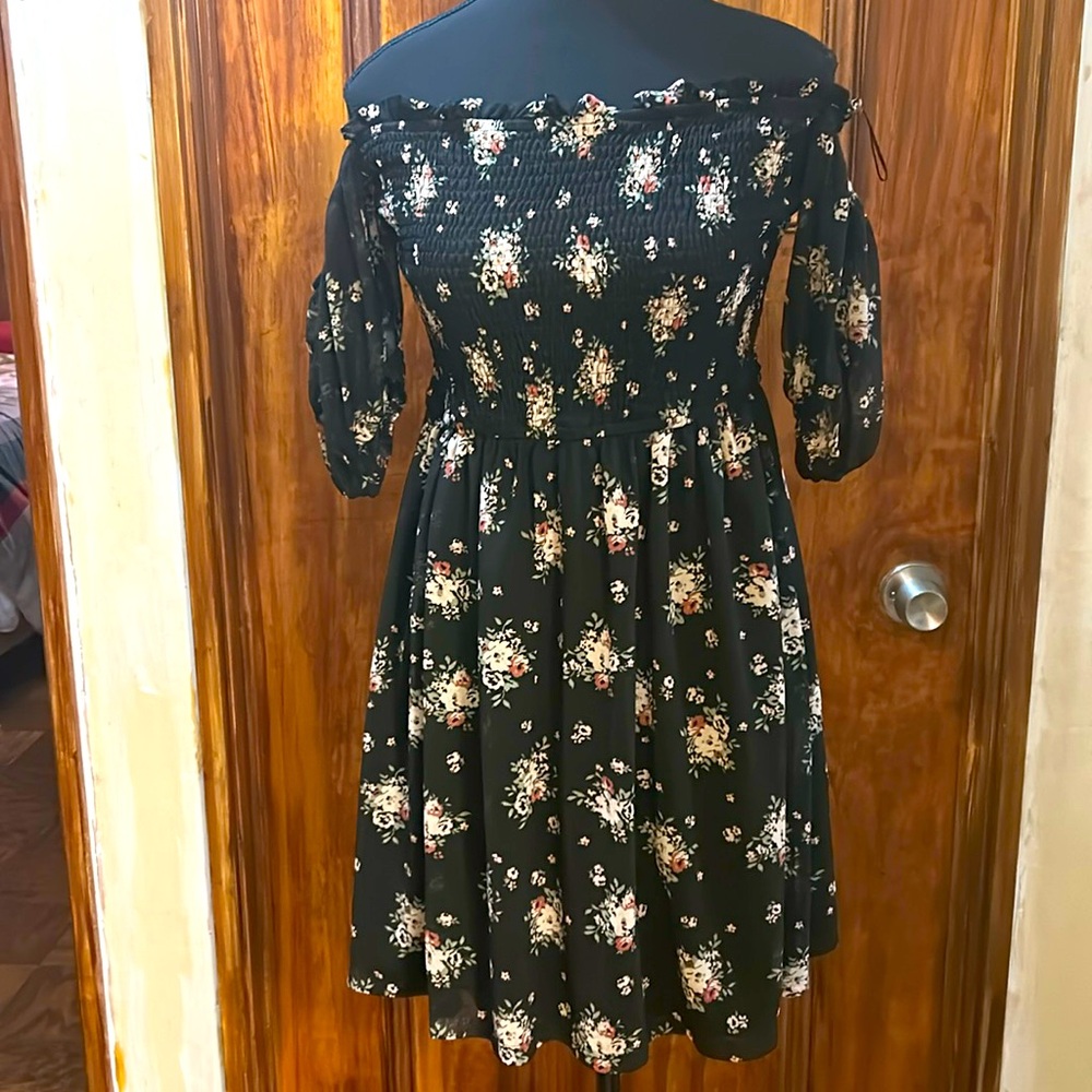 Hollister Off The Shoulder Dress.  Size Long